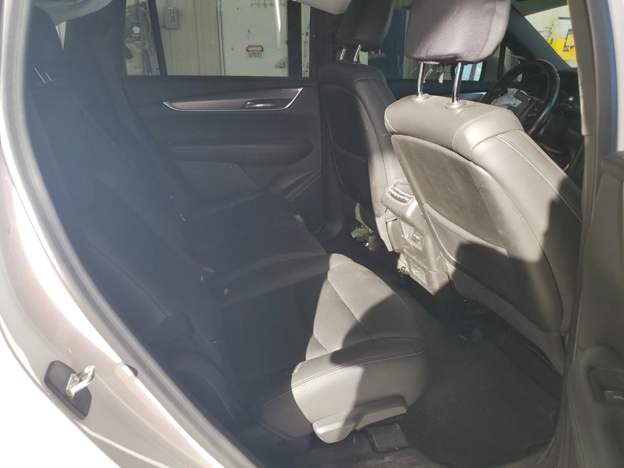 2022 Cadillac XT6 - Image 11
