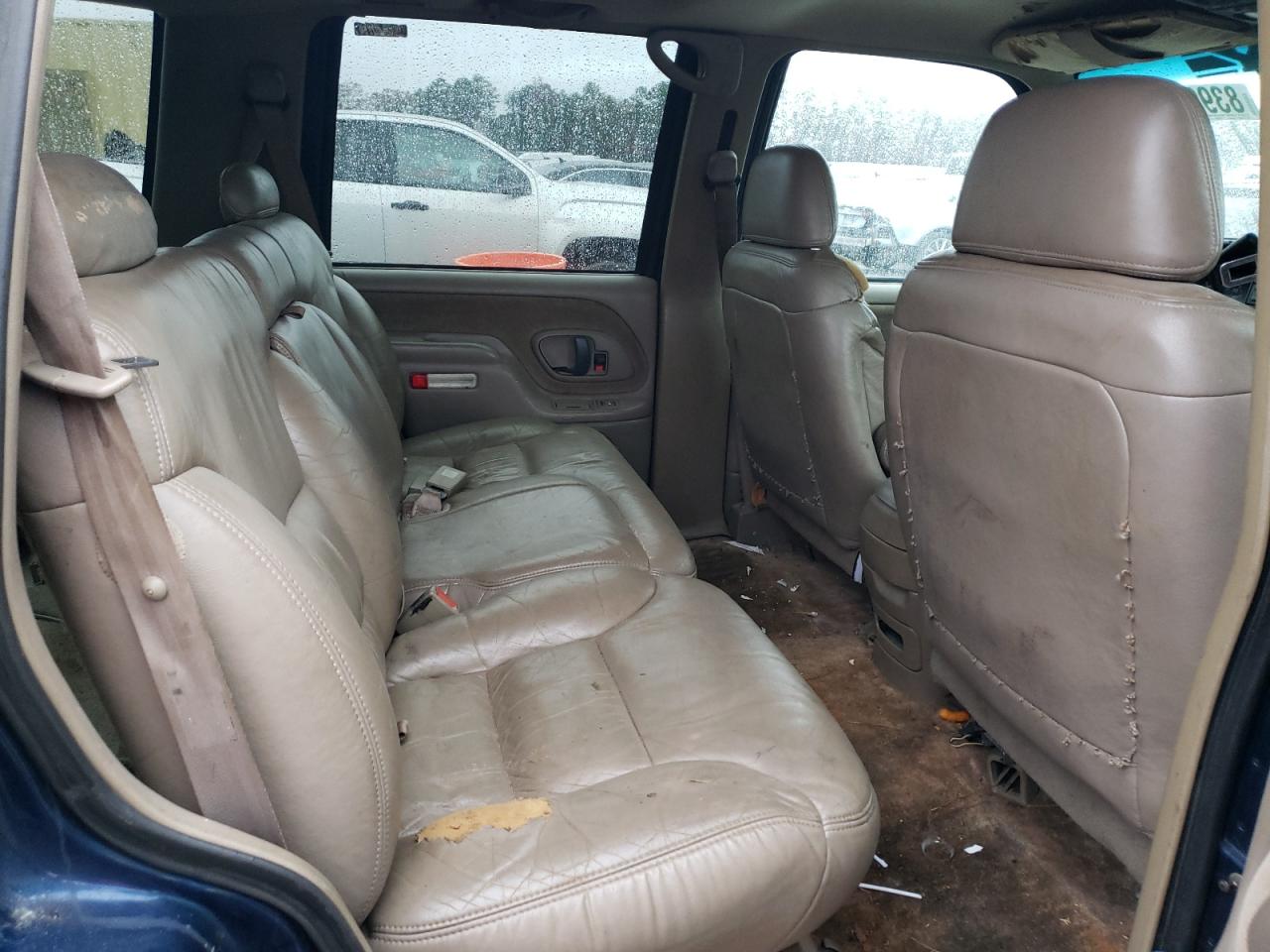 1999 Chevrolet Tahoe - Image 11