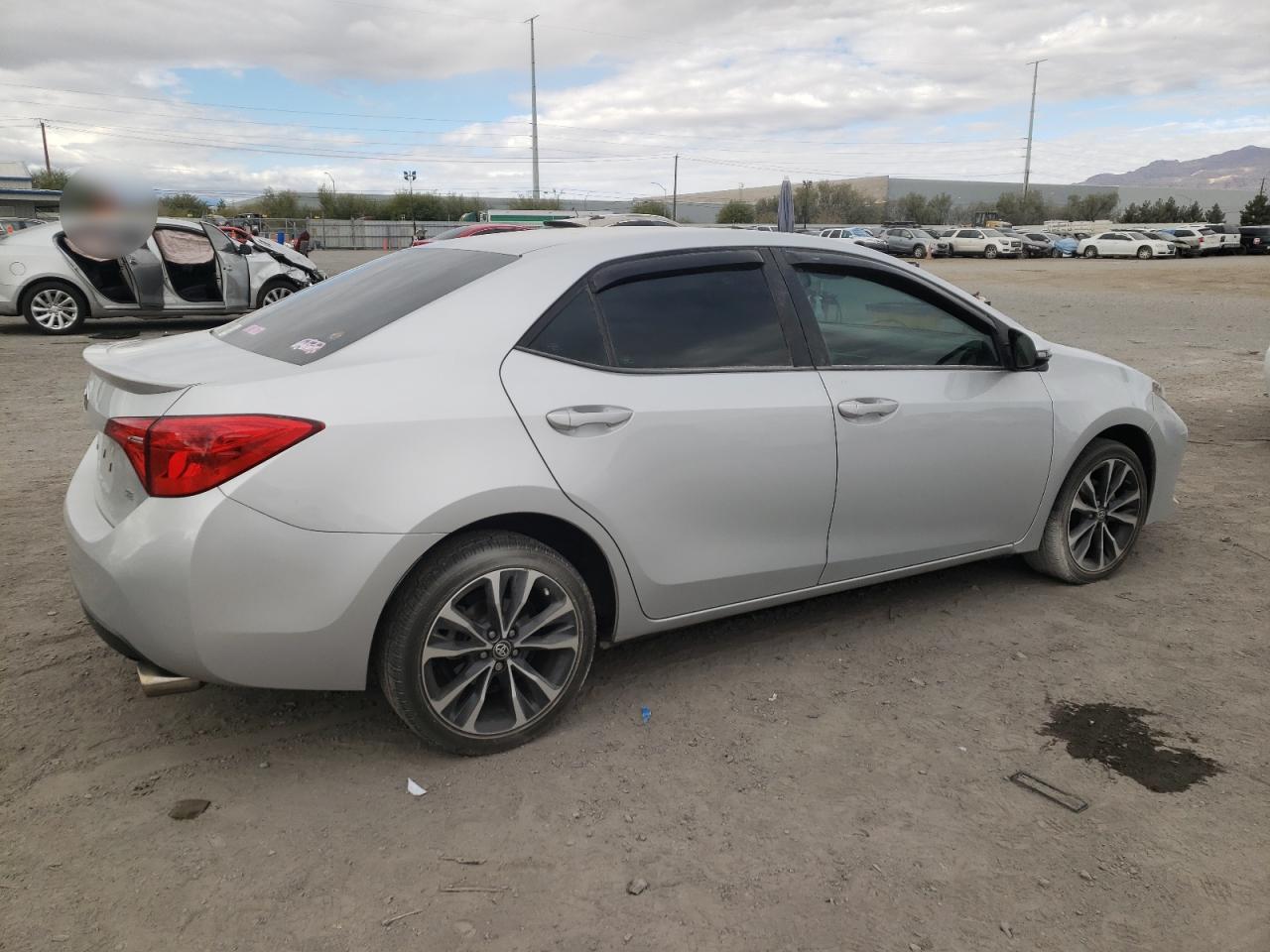 VIN 2T1BURHE2JC061746 2018 TOYOTA COROLLA no.3