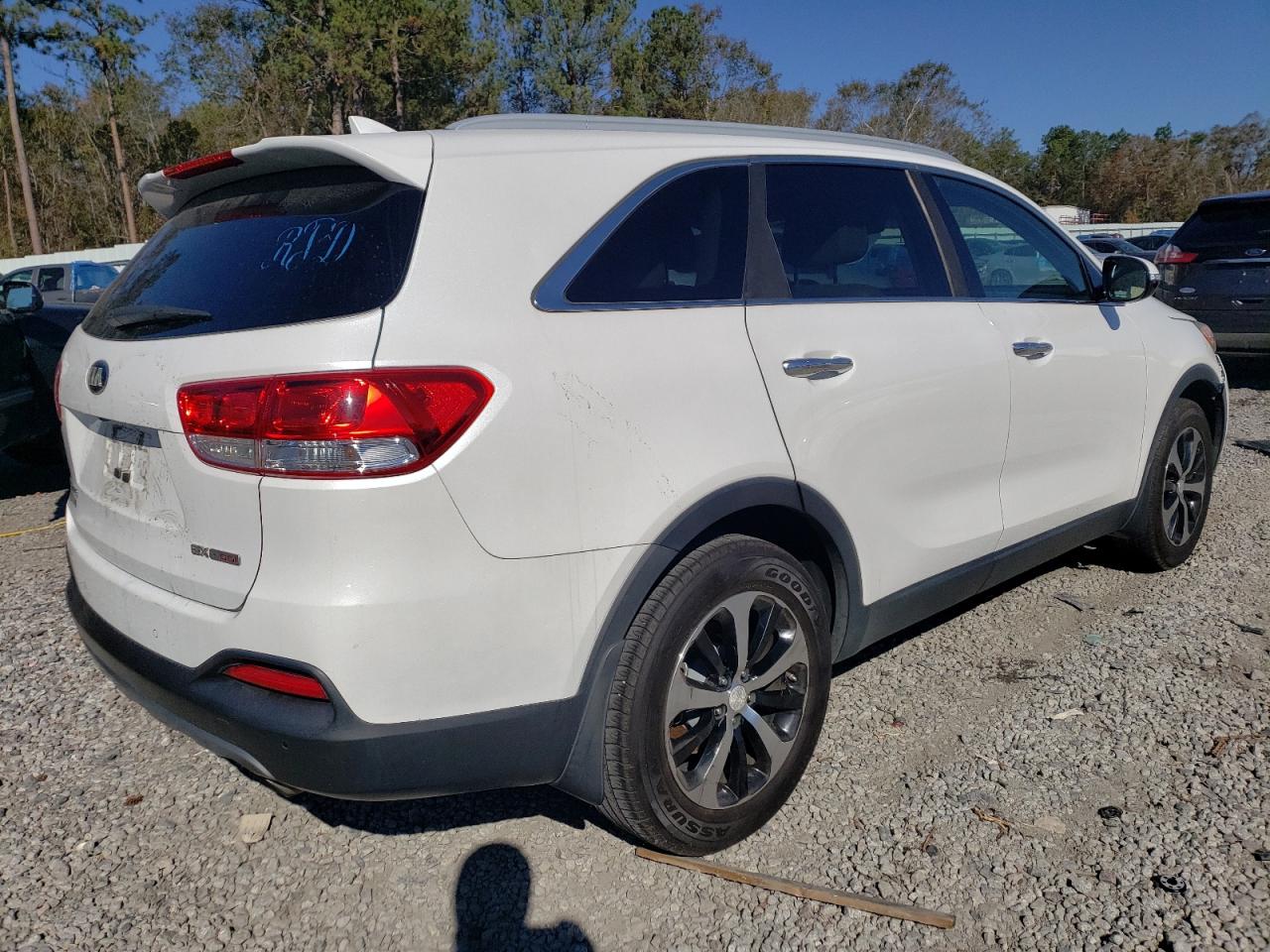 2016 Kia Sorento - Image 3