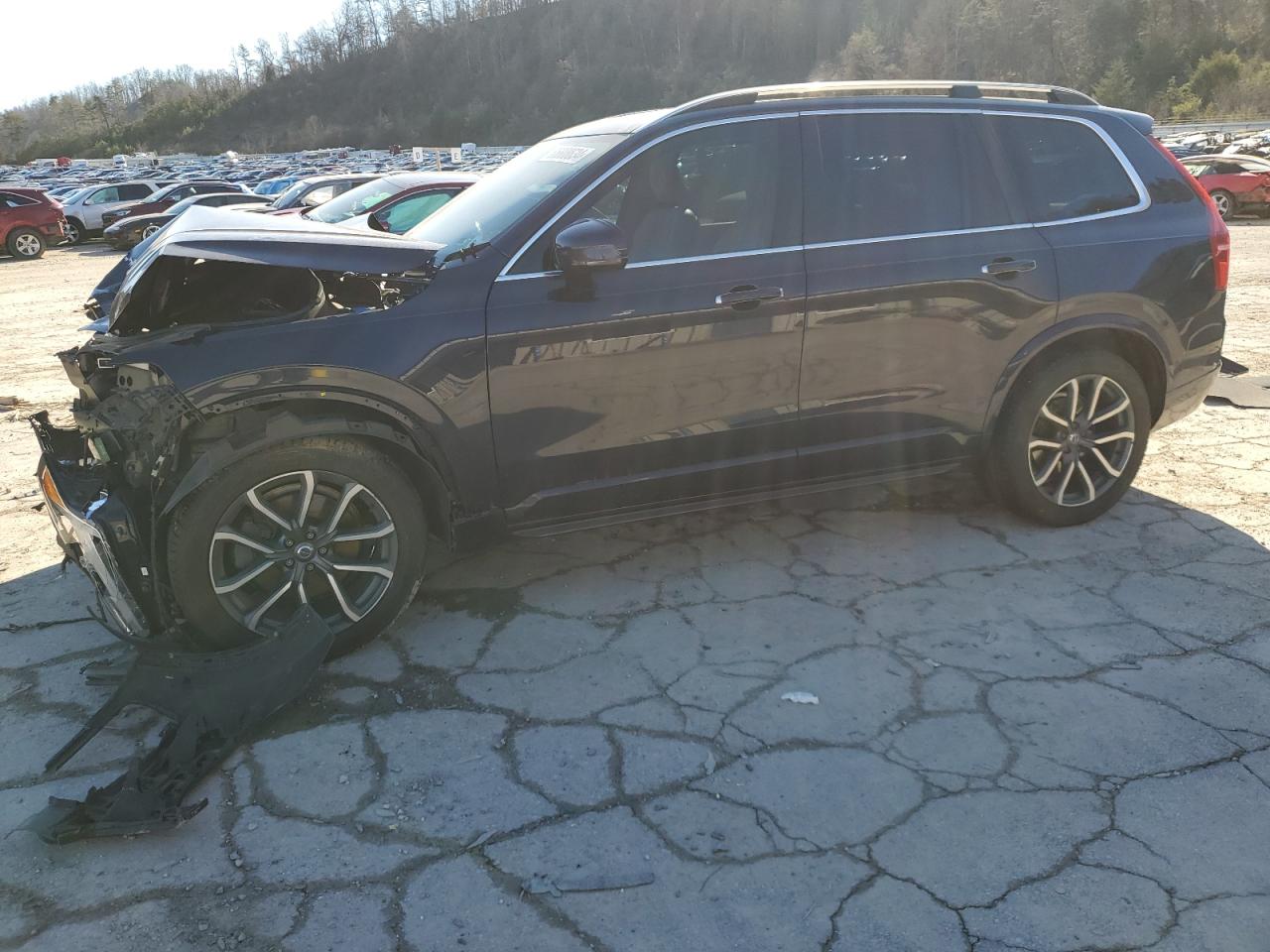 2016 Volvo Xc90 T6 продається в Hurricane, WV - Front End