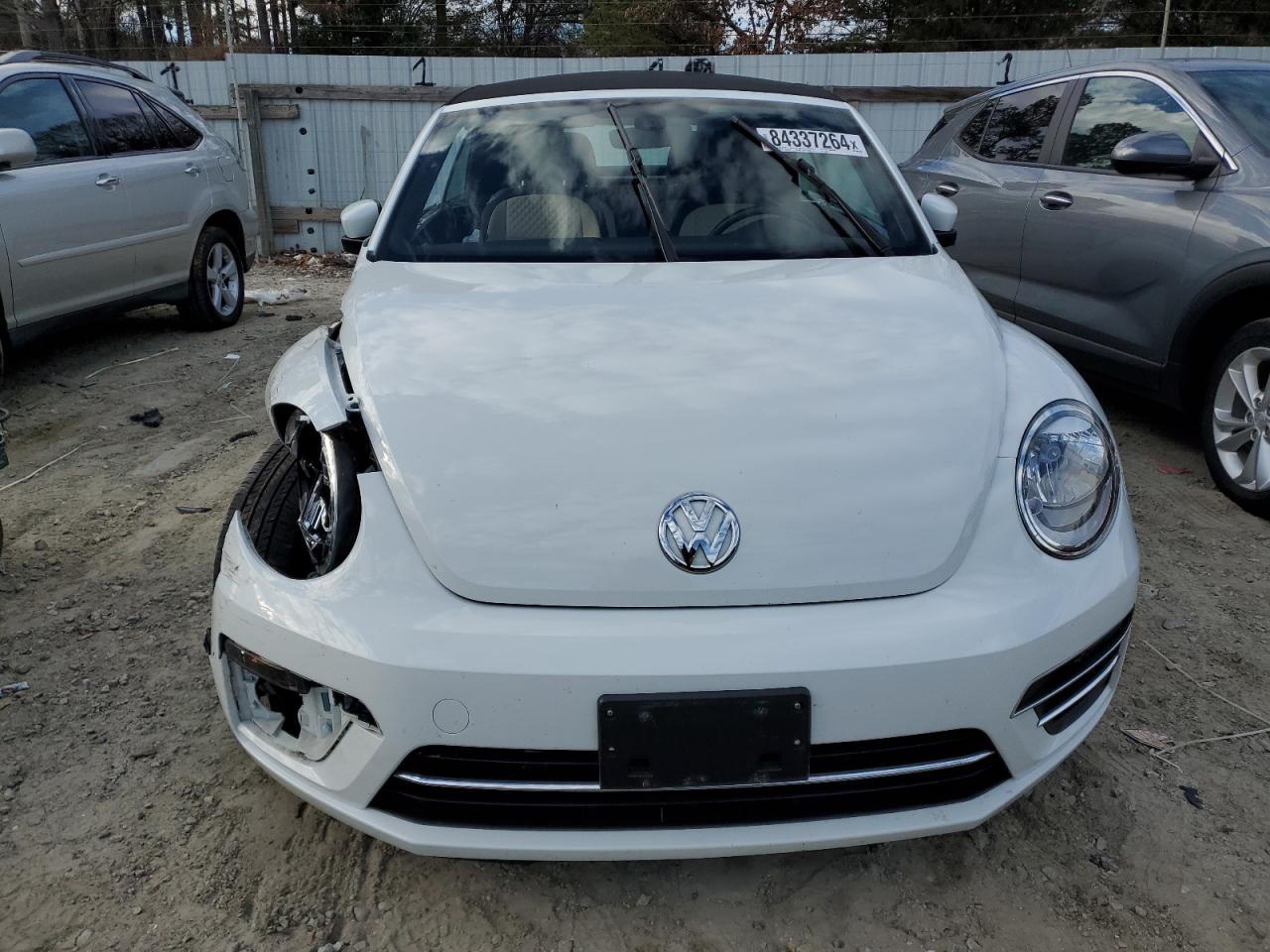 2019 Volkswagen Beetle - Image 5