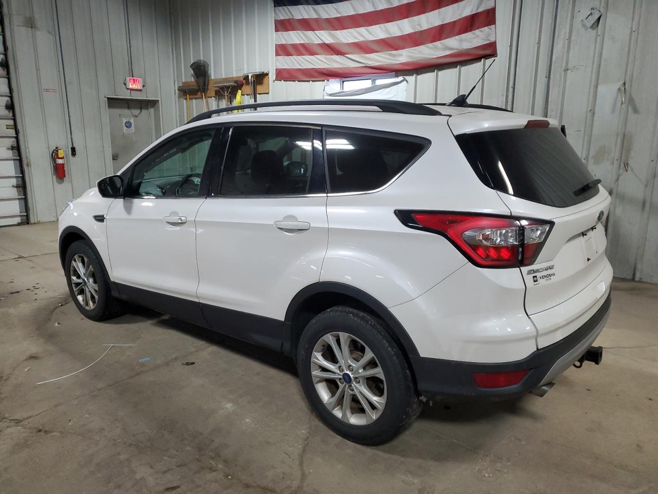 VIN 1FMCU9HD2JUB90306 2018 FORD ESCAPE no.2