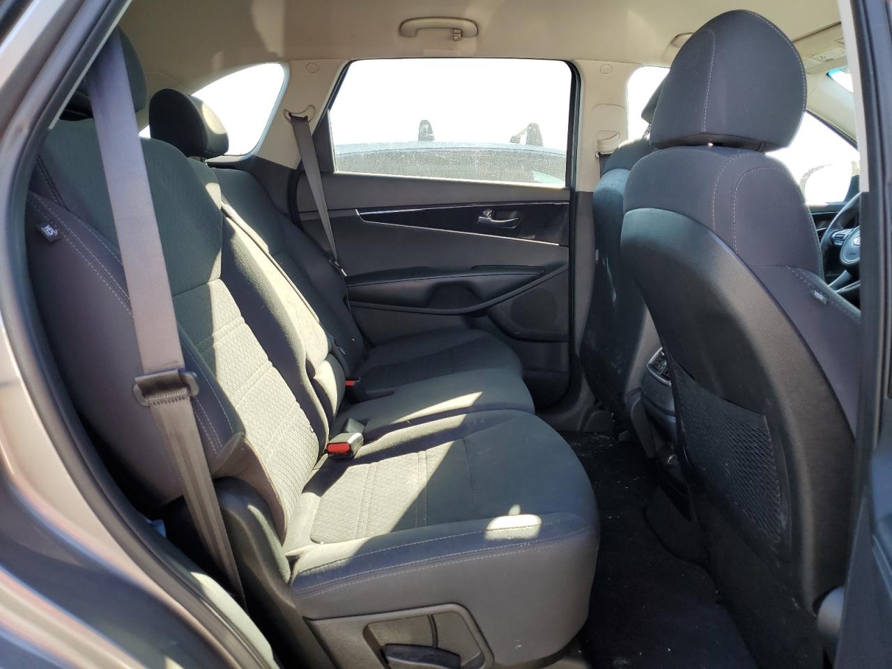 2018 Kia Sorento - Image 11
