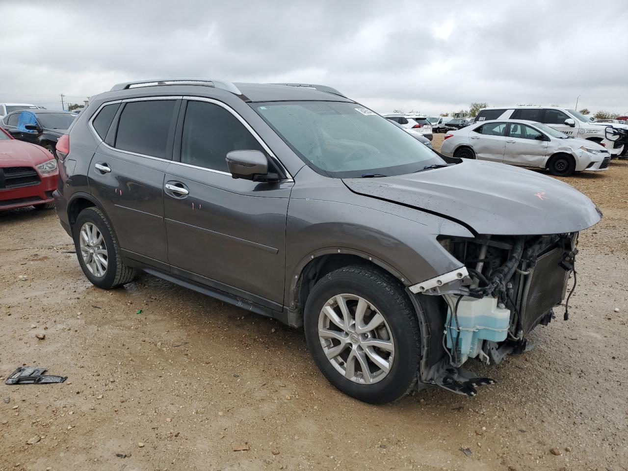 2017 Nissan Rogue - Image 4