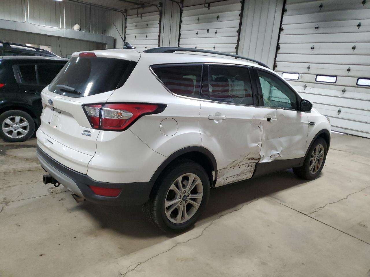 VIN 1FMCU9HD2JUB90306 2018 FORD ESCAPE no.3