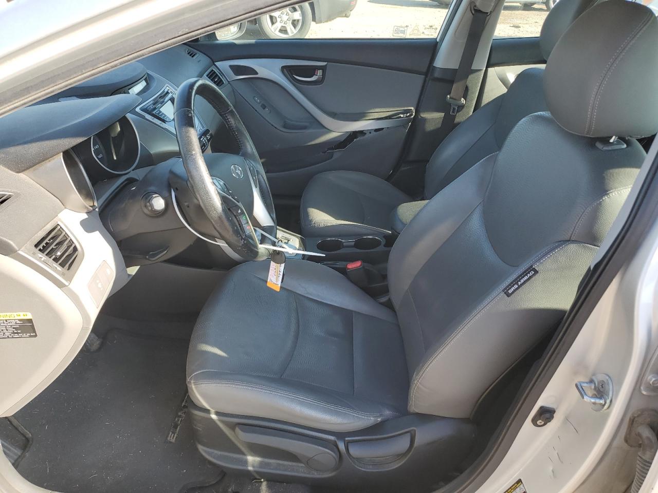 2011 Hyundai Elantra - Image 7