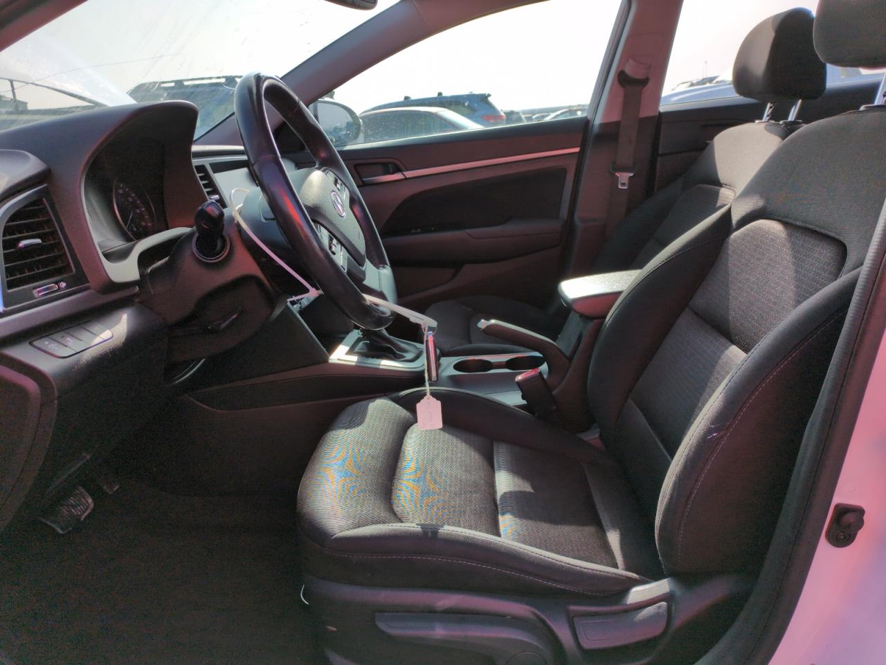 2018 Hyundai Elantra - Image 7