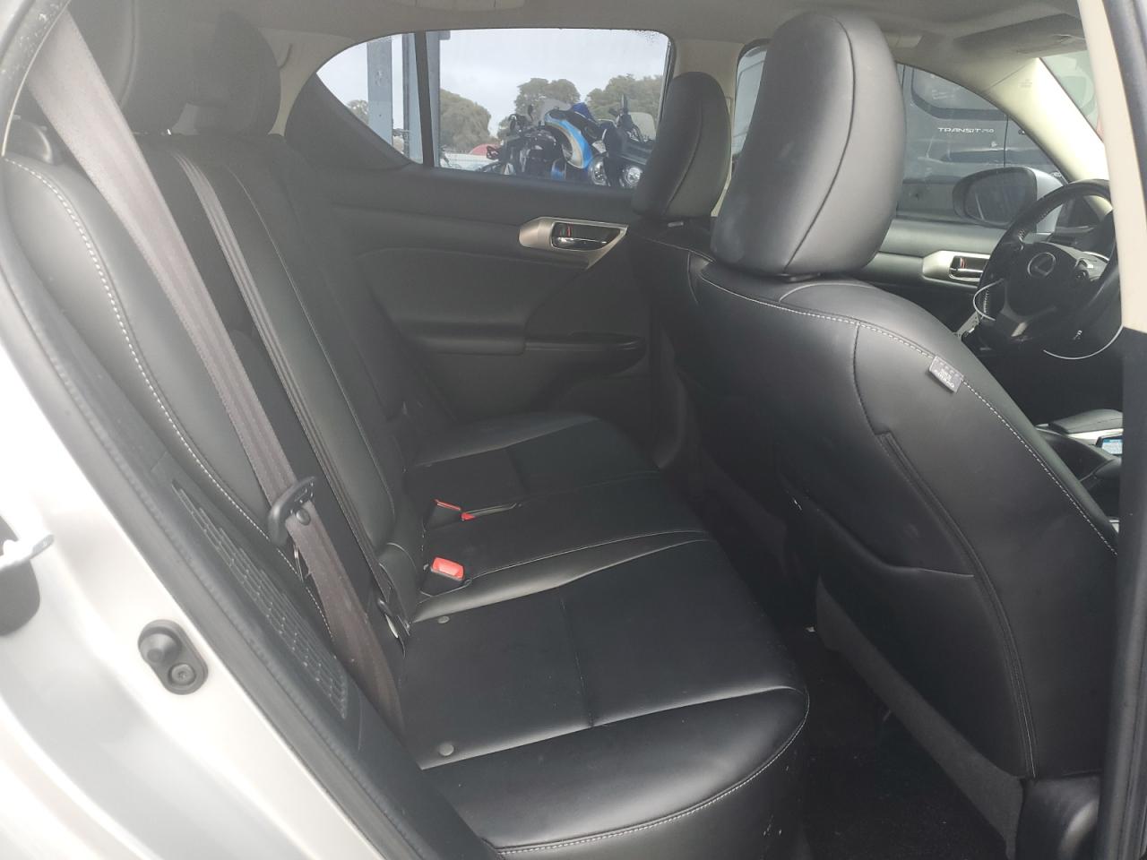 2015 Lexus CT - Image 10