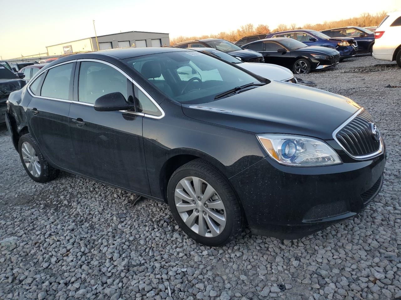 VIN 1G4PP5SK2G4107572 2016 BUICK VERANO no.4