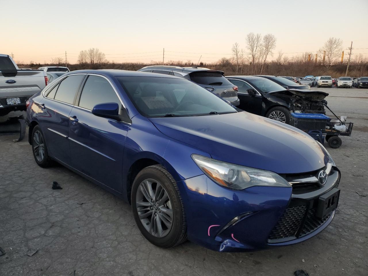 VIN 4T1BF1FK2FU888320 2015 TOYOTA CAMRY no.4