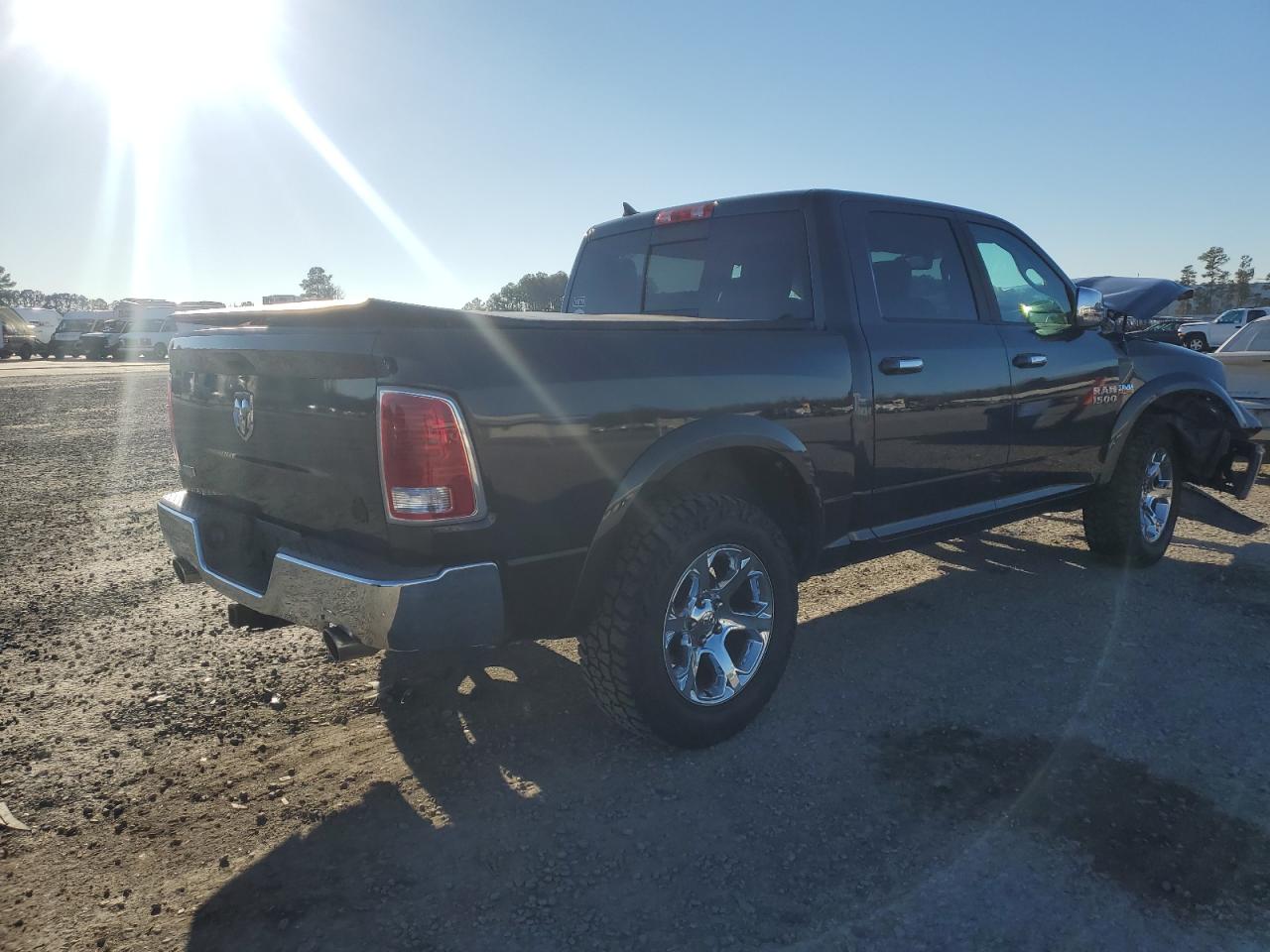 2016 RAM 1500 - Image 3