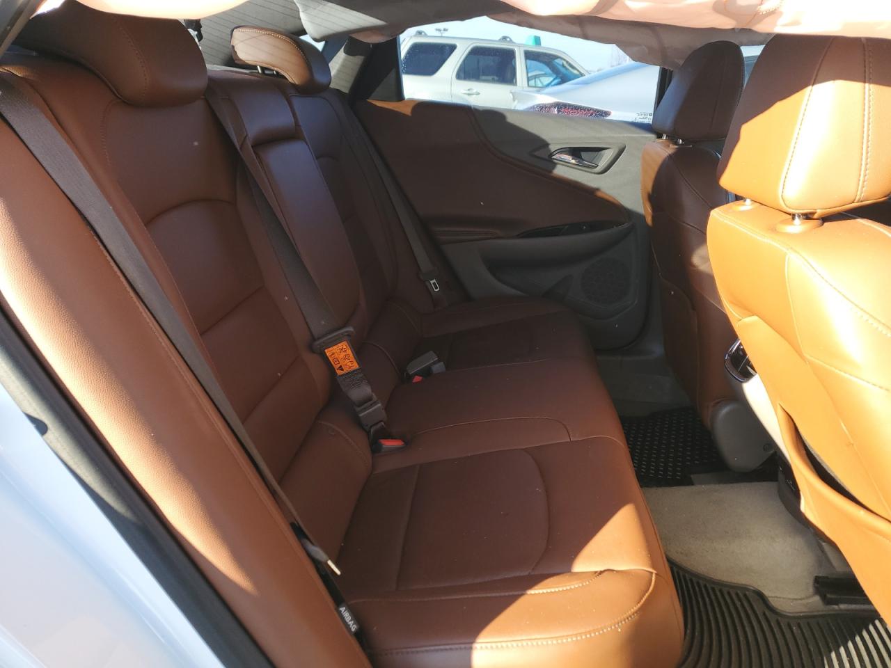 2017 Chevrolet Malibu - Image 10