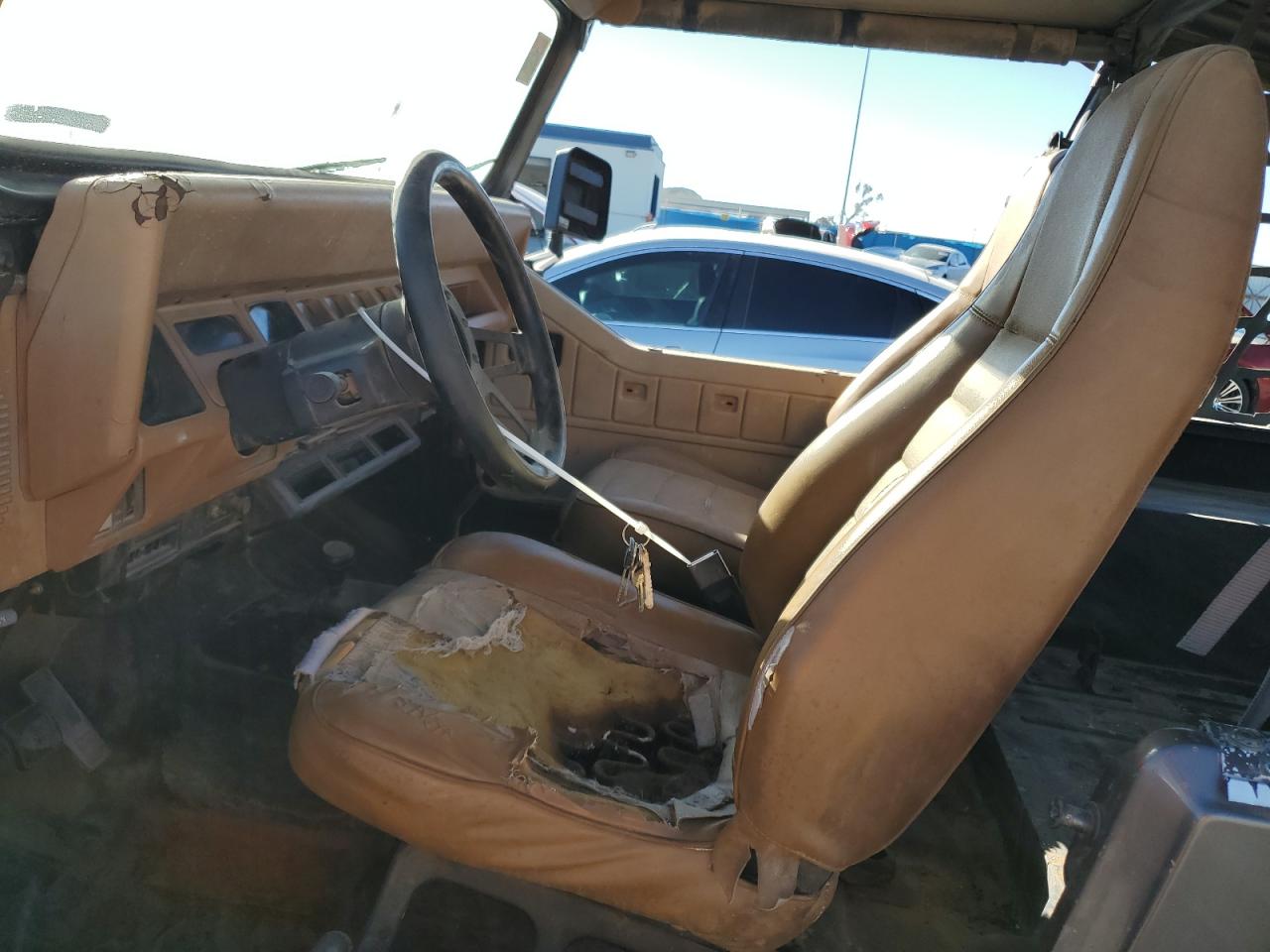 1993 Jeep Wrangler / Yj S VIN: 1J4FY19P0PP233347 Lot: 87084094