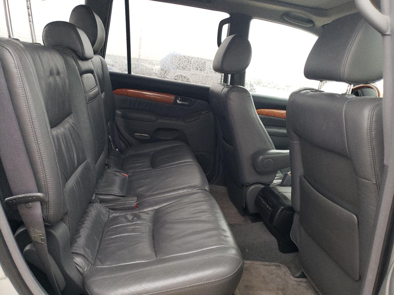 2003 Lexus GX - Image 11