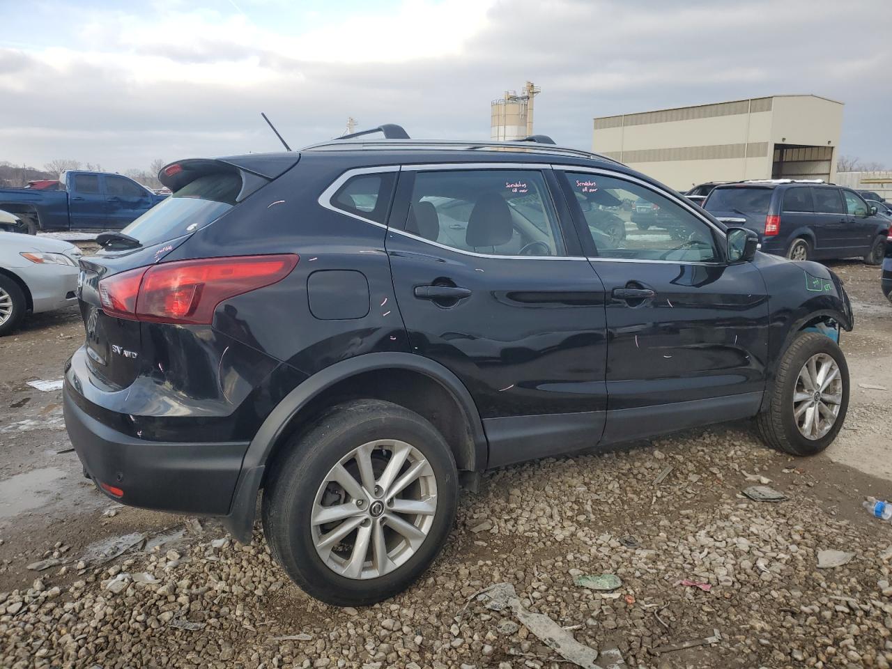 2019 Nissan Rogue - Image 3