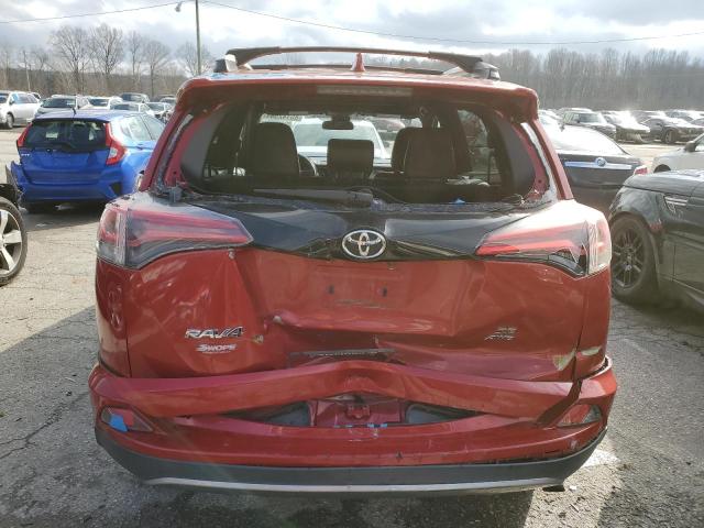 Parquets TOYOTA RAV4 2017 Czerwony