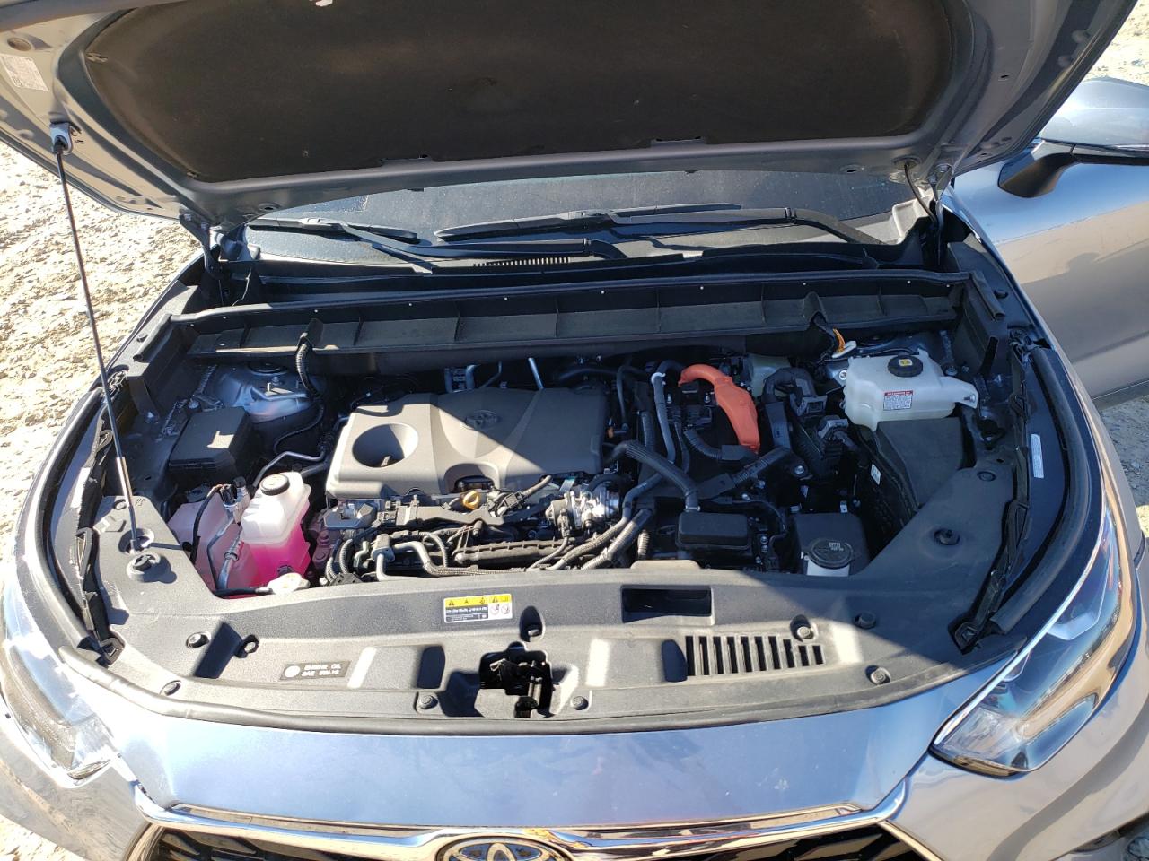 2024 Toyota Highlander - Image 12