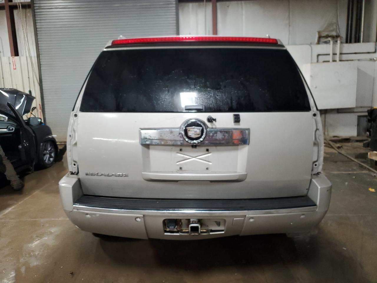 2007 Cadillac Escalade - Image 6