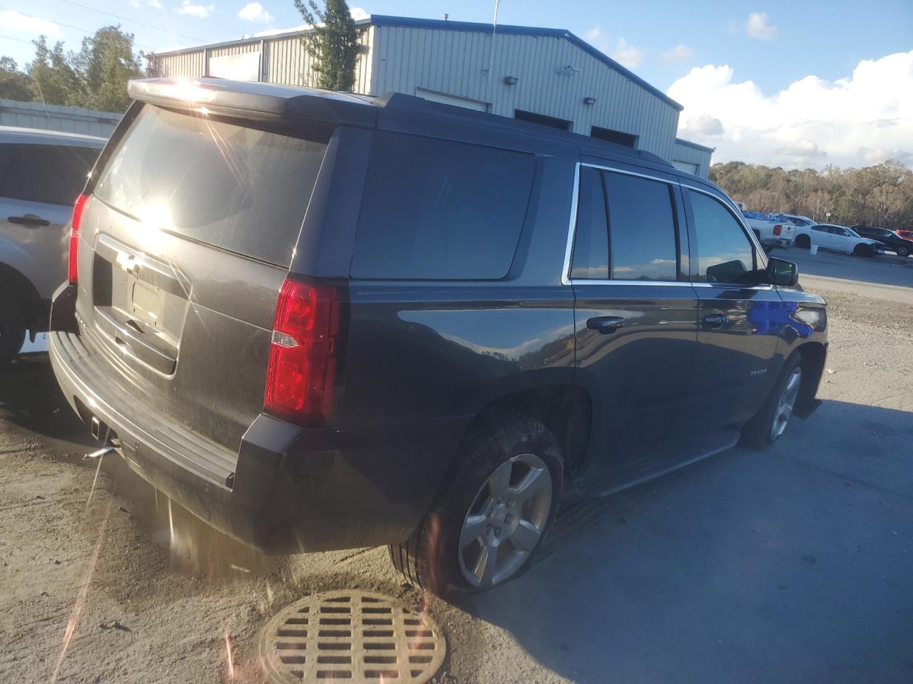 1GNSCAKC2JR354829 CHEVROLET TAHOE 2018