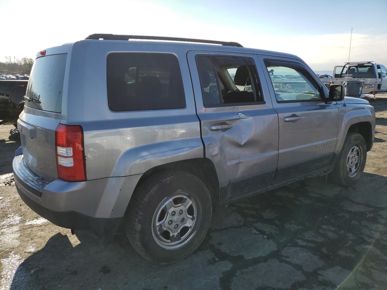 VIN 1C4NJRBB0FD102664 2015 JEEP PATRIOT no.3