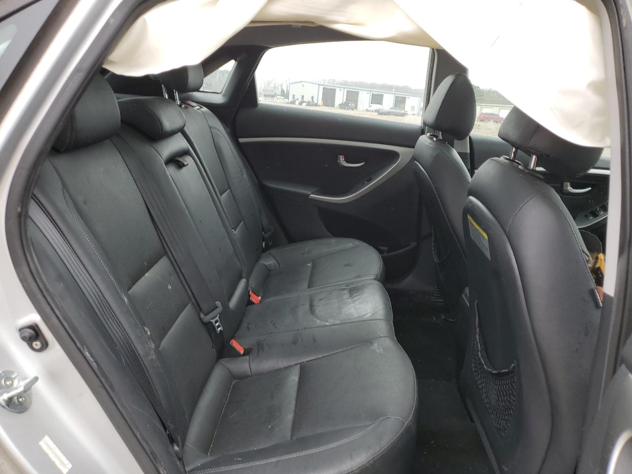 2013 Hyundai Elantra - Image 11