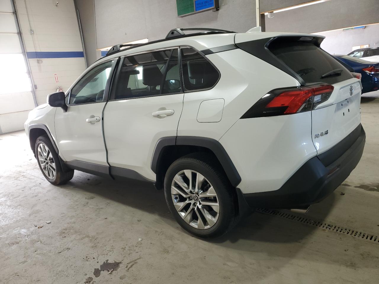 2021 Toyota RAV 4 - Image 2