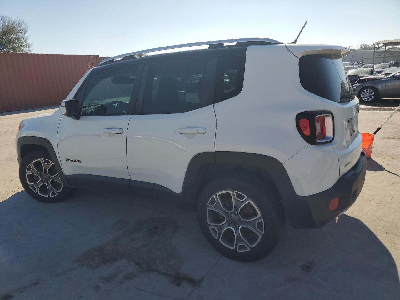 VIN ZACCJADB7HPE82645 2017 JEEP RENEGADE no.2