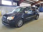 2014 Chrysler Town & Country Touring L de vânzare în East Granby, CT - Front End