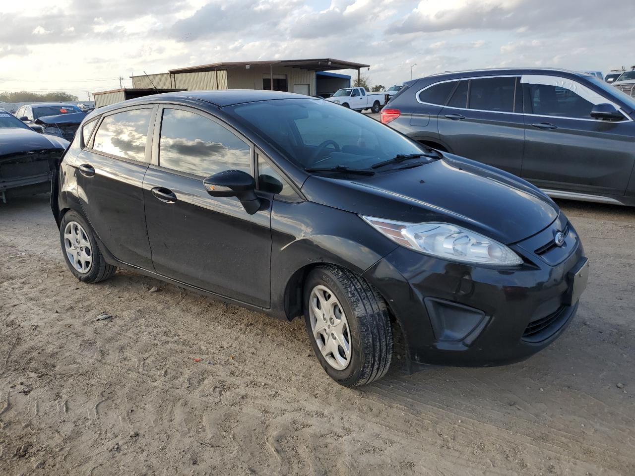 VIN 3FADP4EJ8DM214412 2013 FORD FIESTA no.4