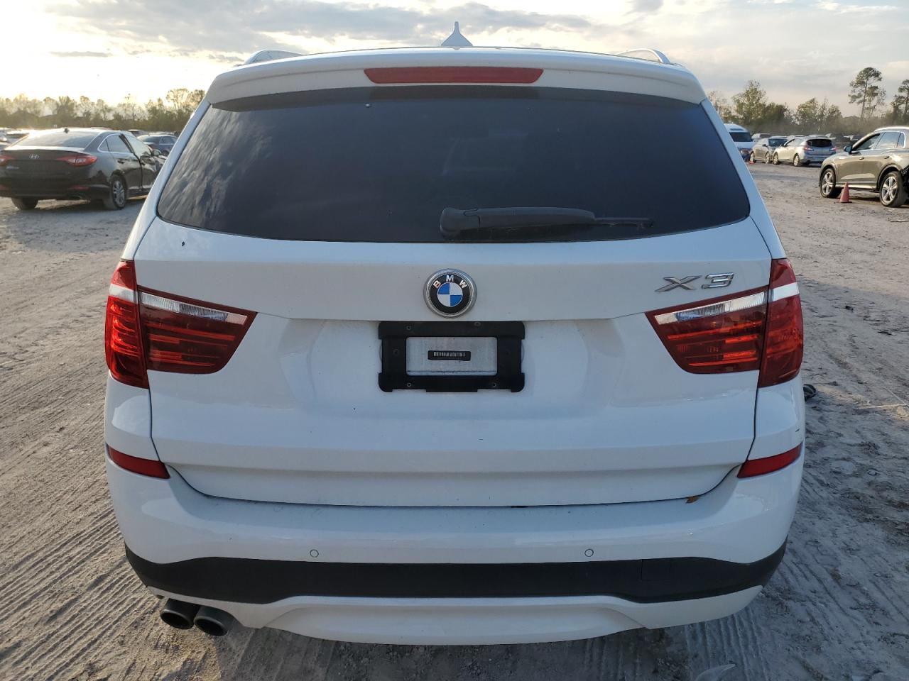 VIN 5UXWZ7C39H0X39487 2017 BMW X3 no.6