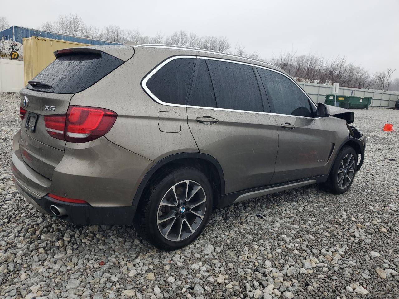 VIN 5UXKR2C52H0U21536 2017 BMW X5 no.3