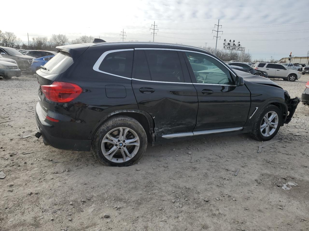 VIN 5UXTR9C51KLE18438 2019 BMW X3 no.3