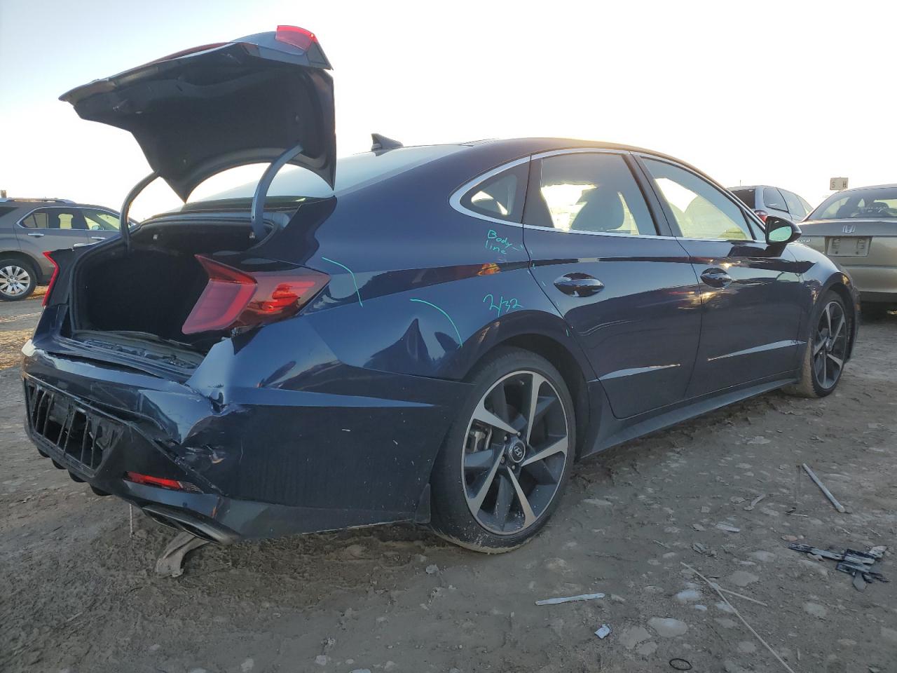 2022 Hyundai Sonata - Image 3