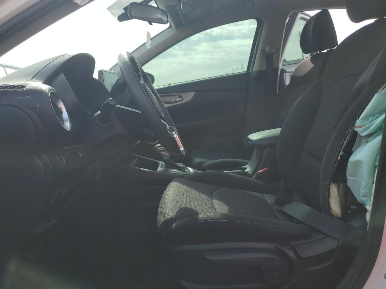 2023 Kia Forte - Image 7