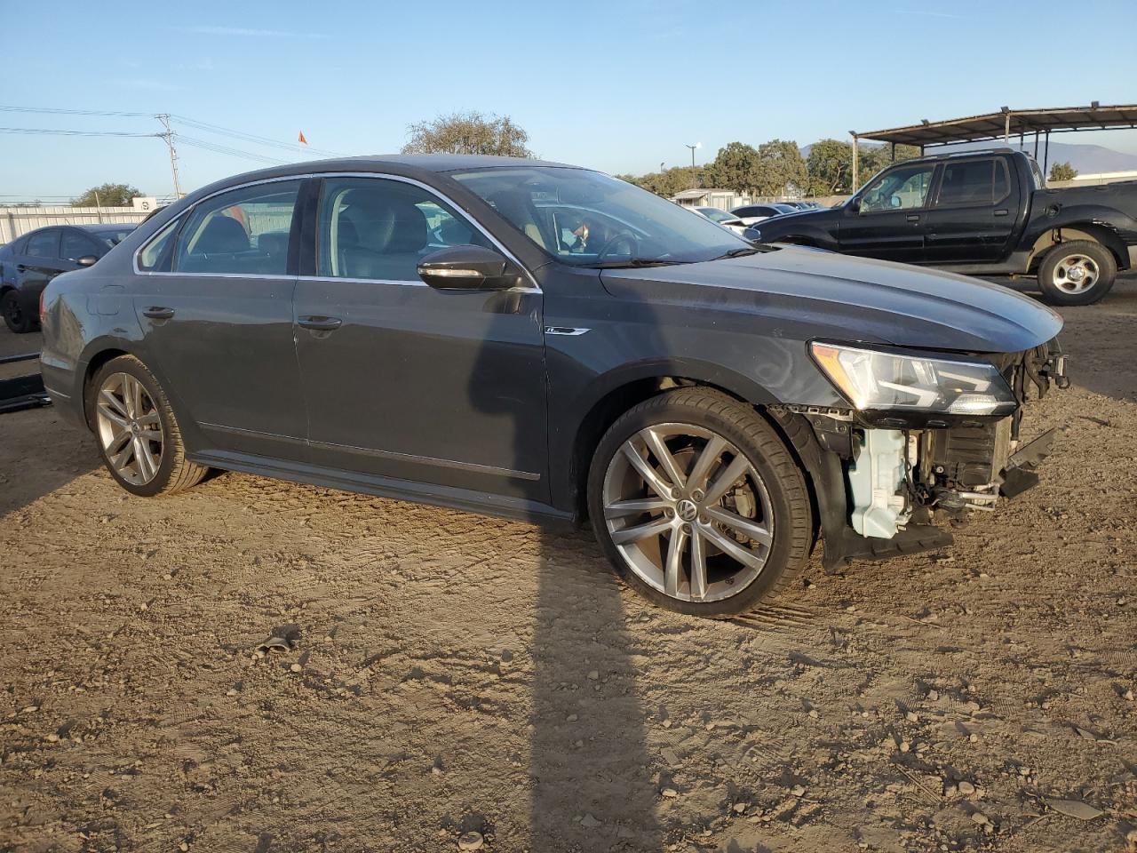 2017 Volkswagen Passat - Image 4