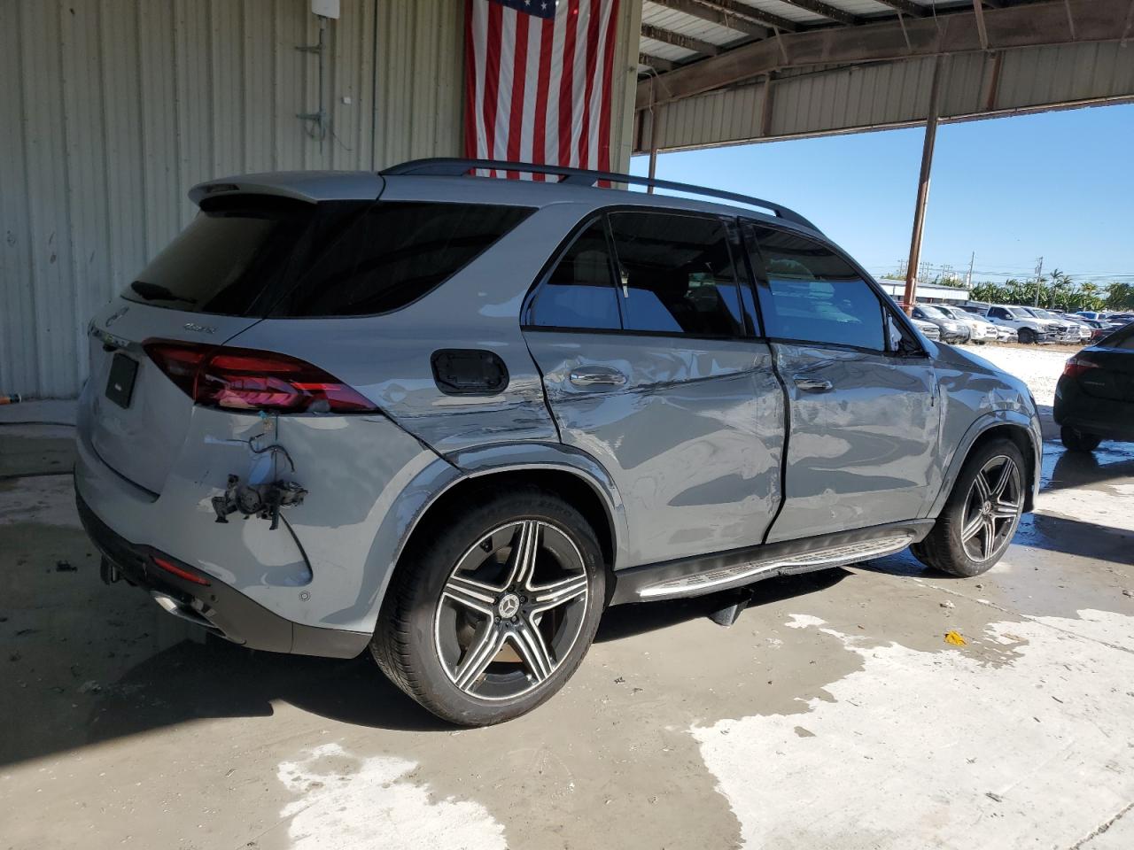 2024 Mercedes-Benz GLE - Image 3