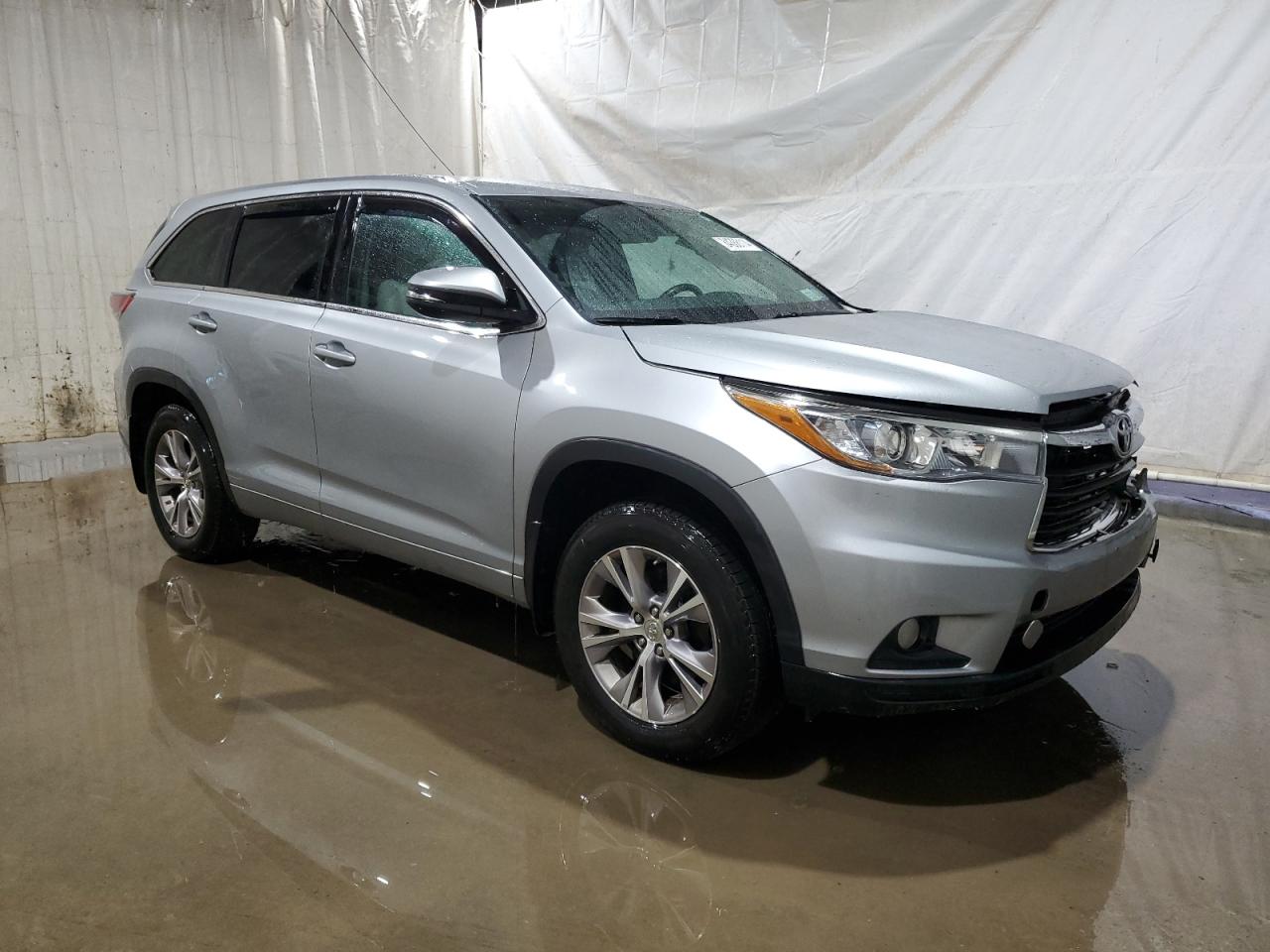 2015 Toyota Highlander - Image 4
