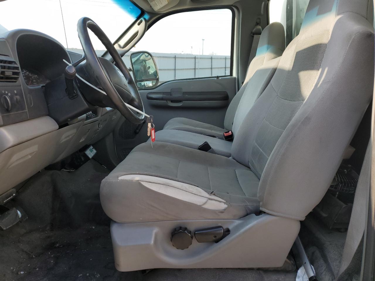 2006 Ford F350 - Image 7