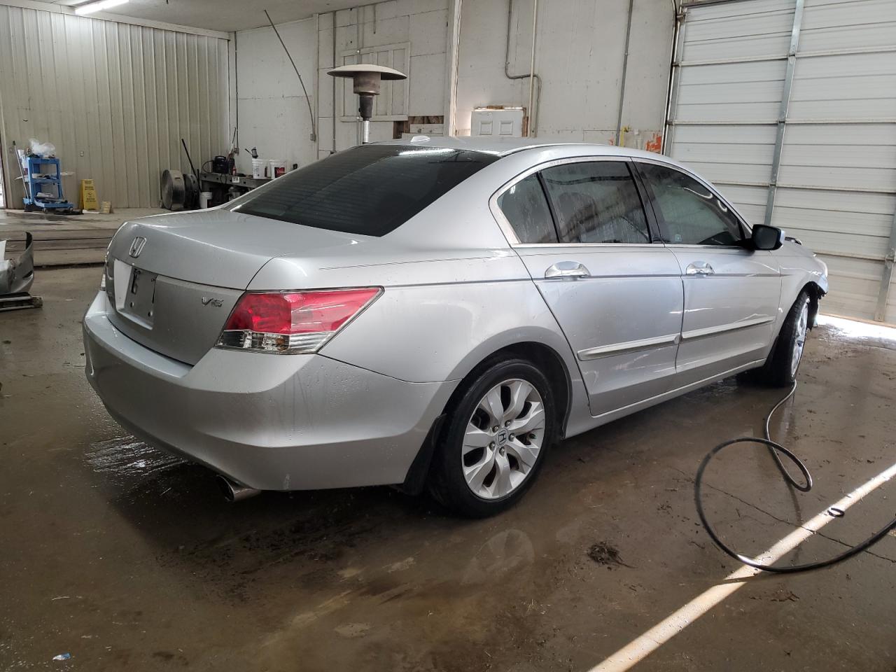 2010 Honda Accord - Image 3