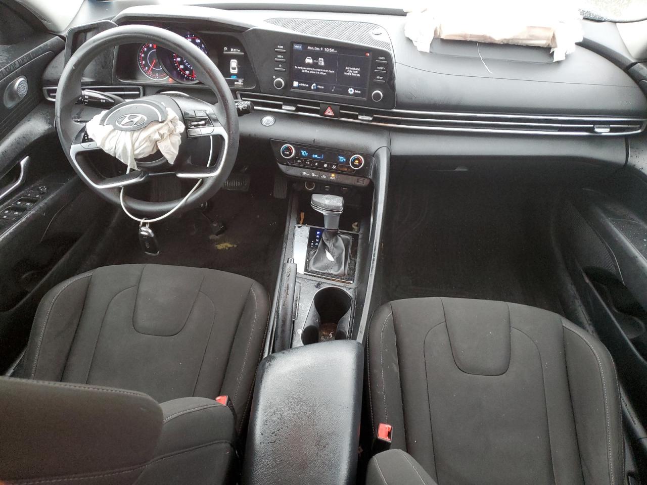 2021 Hyundai Elantra - Image 8