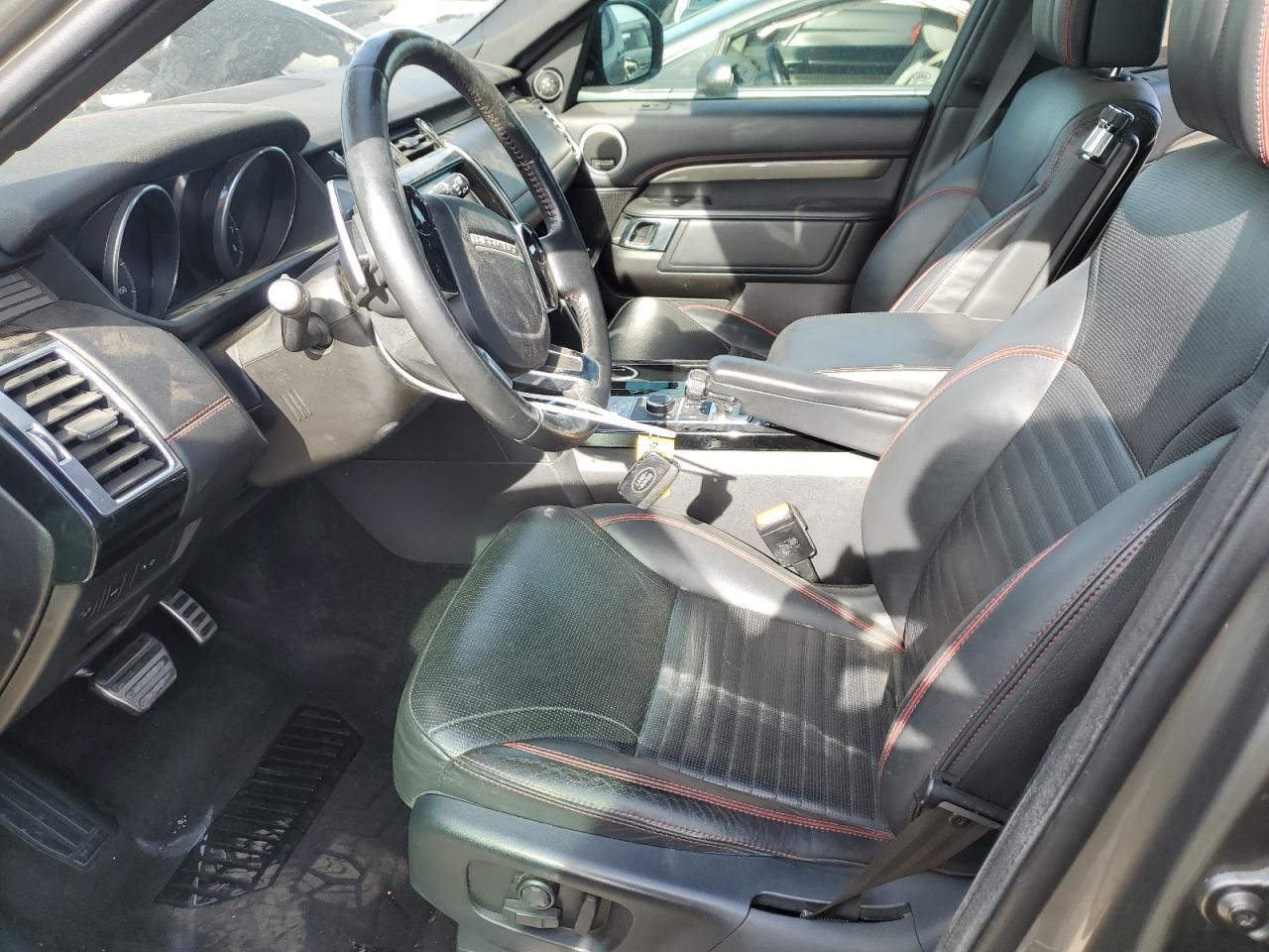 2017 Land Rover Discovery - Image 7