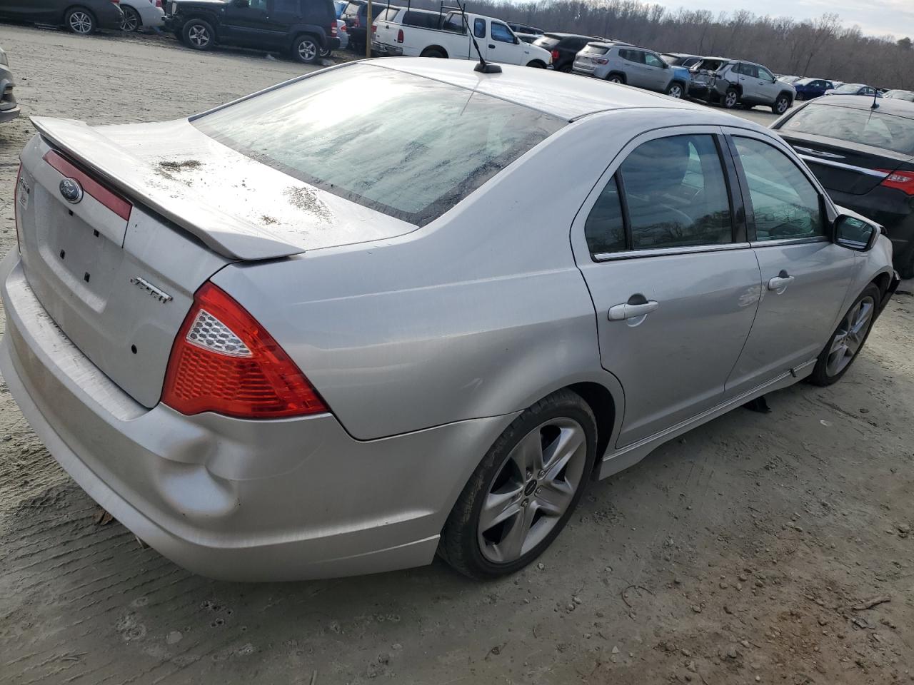 2010 Ford Fusion - Image 3