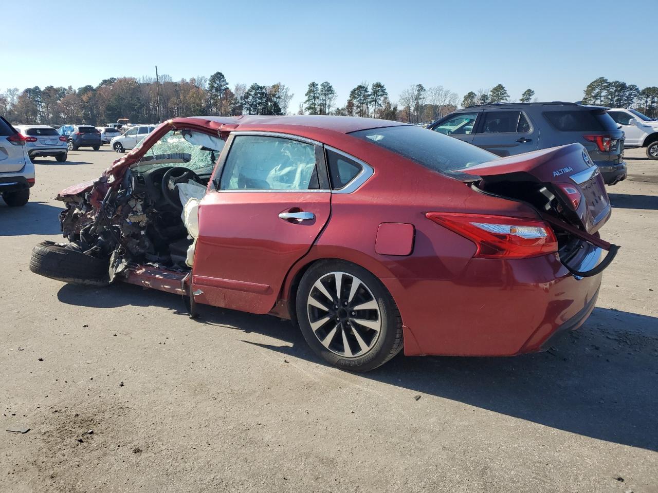 2017 Nissan Altima - Image 2