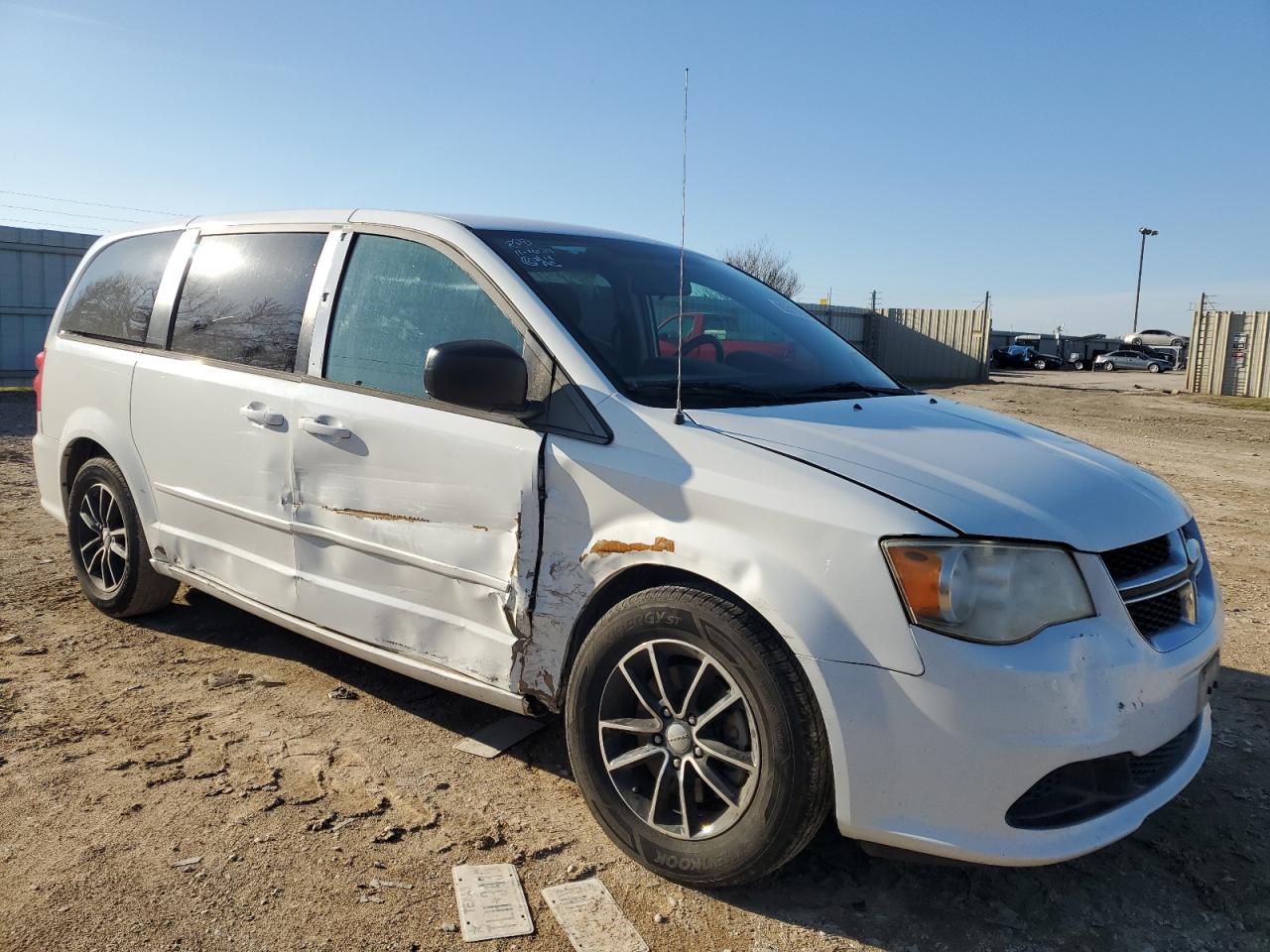 VIN 2C4RDGBG9ER131021 2014 DODGE CARAVAN no.4