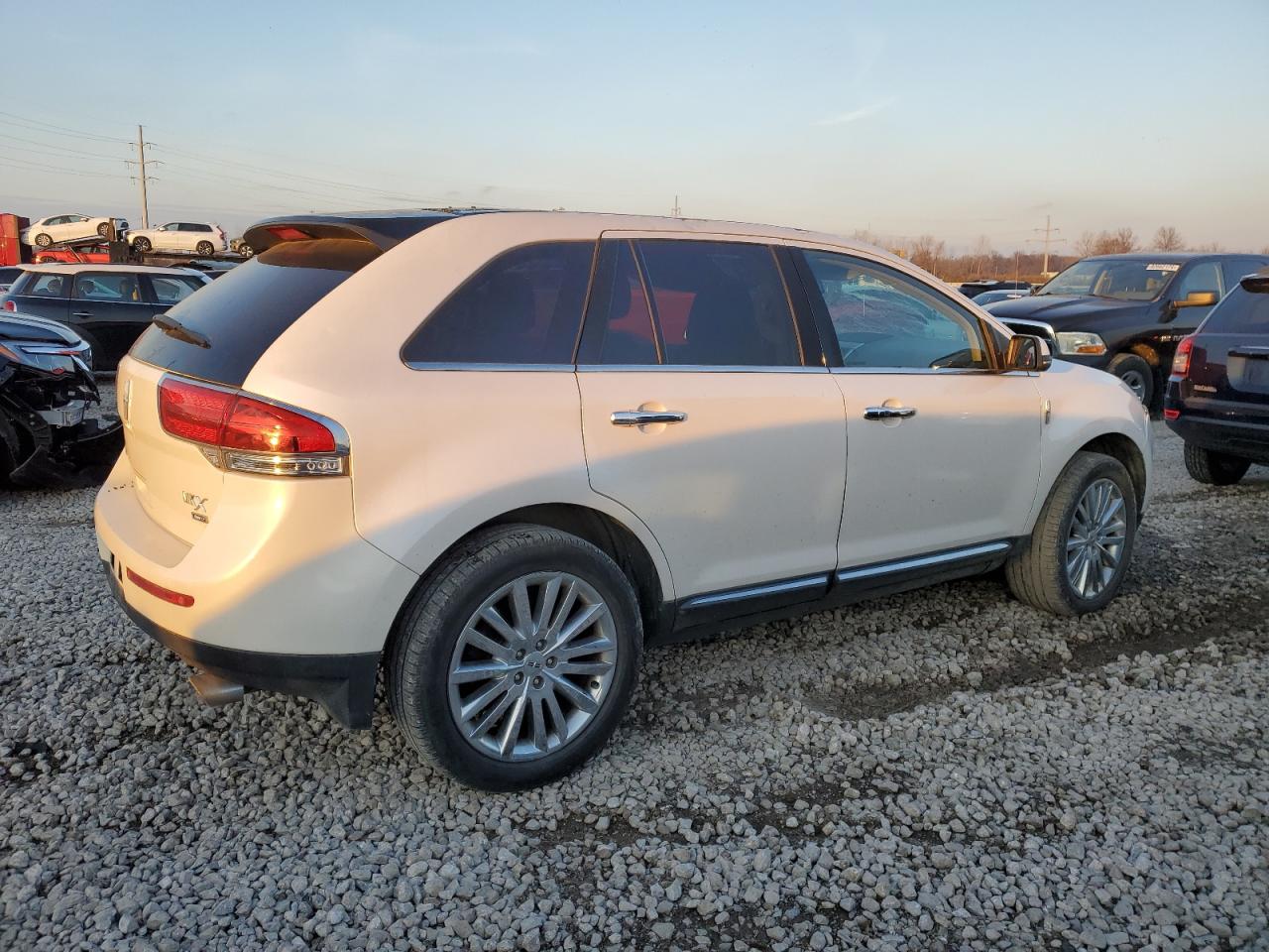 2013 Lincoln MKX - Image 3