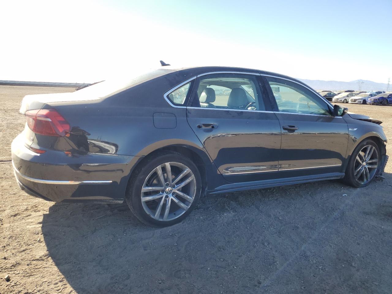 2017 Volkswagen Passat - Image 3