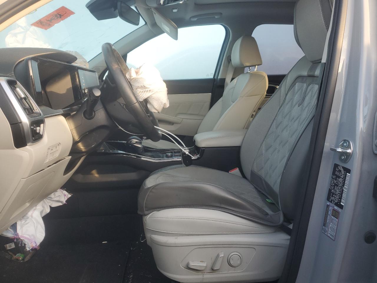 2023 Kia Sorento - Image 7