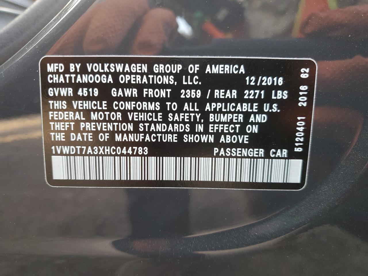 2017 Volkswagen Passat - Image 13