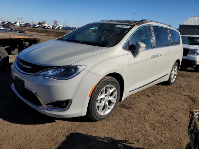 2017 Chrysler Pacifica Touring L Plus за продажба в Brighton, CO - Burn